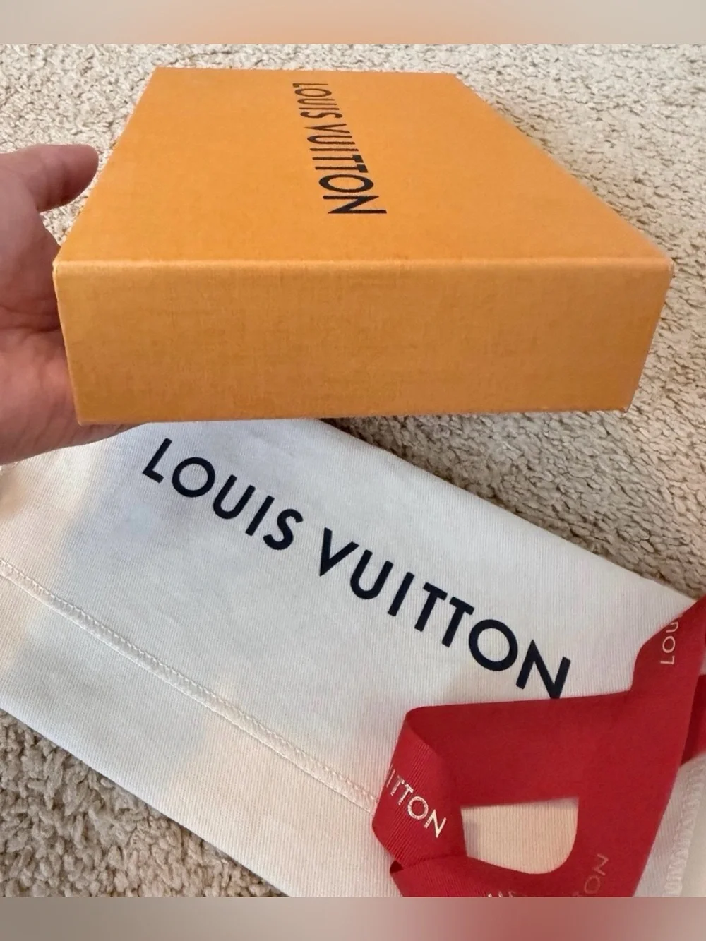 LOUIS VUITTON
